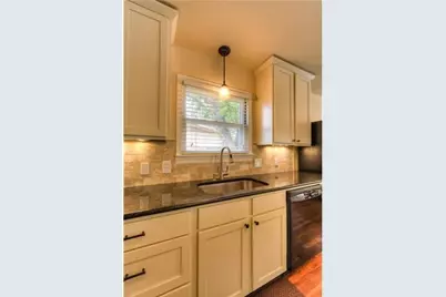 2111 W 10th Street, Austin, TX 78703 - Photo 8