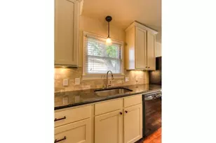 2111 W 10th St, Austin, TX 78703 - Photo 8