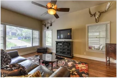 2111 W 10th Street, Austin, TX 78703 - Photo 12