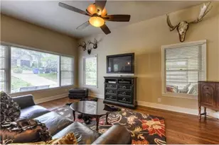 2111 W 10th St, Austin, TX 78703 - Photo 12