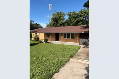 1012 N Water Street, Burnet, TX 78611 - Photo 2
