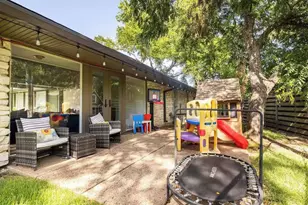 6102 Cherrylawn Cir, Austin, TX 78723 - Photo 20