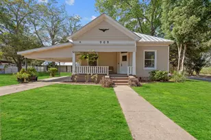 909 Hudgins St, Smithville, TX 78957 - Photo 1