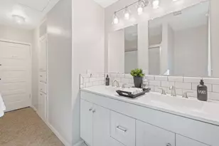 909 Hudgins St, Smithville, TX 78957 - Photo 14