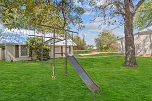 909 Hudgins St, Smithville, TX 78957 - Photo 40