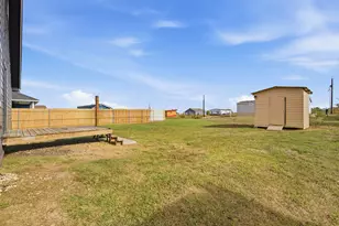 820 Los Milagros Dr, Del Valle, TX 78616 - Photo 22