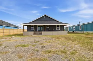 820 Los Milagros Dr, Del Valle, TX 78616 - Photo 2