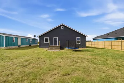 820 Los Milagros Drive, Del Valle, TX 78616 - Photo 20