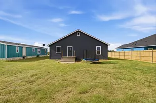 820 Los Milagros Dr, Del Valle, TX 78616 - Photo 20
