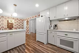 807 Campbell St, Lockhart, TX 78644 - Photo 12