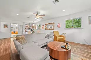 807 Campbell St, Lockhart, TX 78644 - Photo 16
