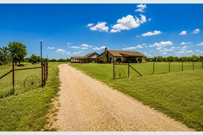 19892 Vilas Road, Holland, TX 76534 - Photo 6