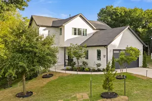 3018 Sunridge Dr, Austin, TX 78741 - Photo 2