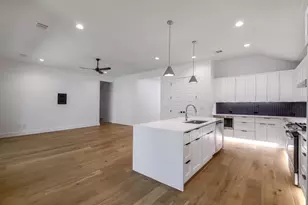 8302 Kromer St, Austin, TX 78757 - Photo 22