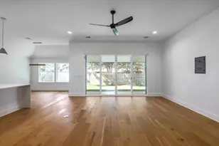 8302 Kromer St, Austin, TX 78757 - Photo 14