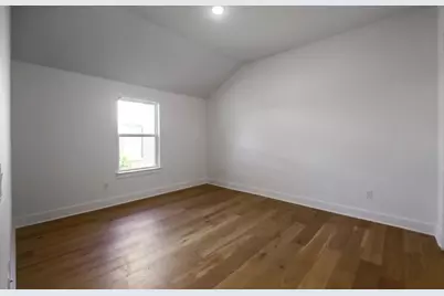 8302 Kromer Street, Austin, TX 78757 - Photo 10