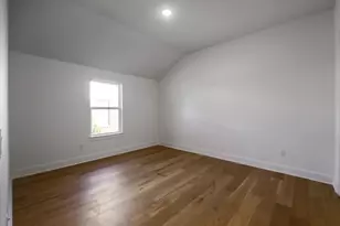 8302 Kromer St, Austin, TX 78757 - Photo 10