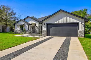 8302 Kromer St, Austin, TX 78757 - Photo 2