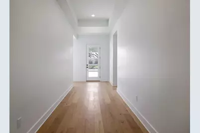 8302 Kromer Street, Austin, TX 78757 - Photo 12