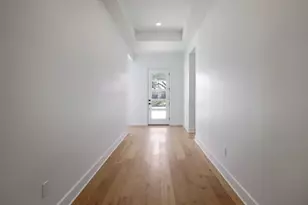 8302 Kromer St, Austin, TX 78757 - Photo 12