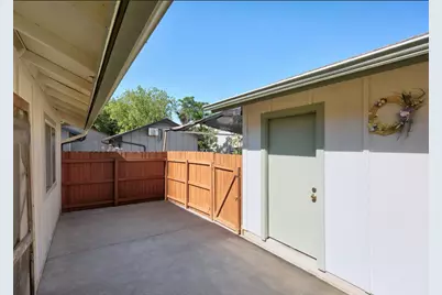 10406 Little Pebble Drive, Austin, TX 78758 - Photo 12