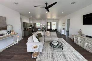 1353 Red Town Rd, Elgin, TX 78621 - Photo 4