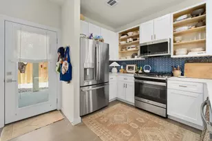 913 Valdez St, Austin, TX 78741 - Photo 8