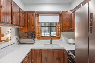 406 N Acorn St, Fredericksburg, TX 78624 - Photo 8