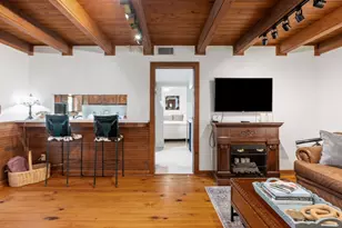 406 N Acorn St, Fredericksburg, TX 78624 - Photo 4