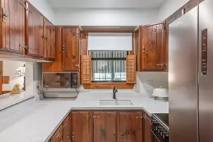 406 N Acorn St, Fredericksburg, TX 78624 - Photo 8