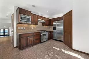 10810 River Terrace Cir, Austin, TX 78733 - Photo 8