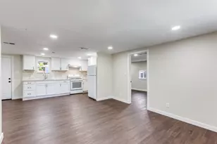 1118 Spur St, Austin, TX 78721 - Photo 4