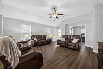 1009 Bright Star Cove, Georgetown, TX 78628 - Photo 8