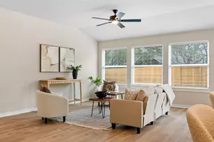 21701 Oregon Ln, Leander, TX 78645 - Photo 12