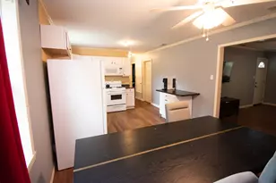 722 Dyer St, Rockdale, TX 76567 - Photo 6