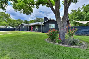 1407 E 19th St, Georgetown, TX 78626 - Photo 2