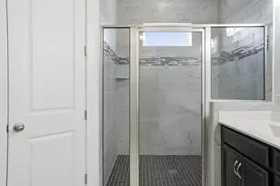 12604 Red Sparrow St, Austin, TX 78729 - Photo 14