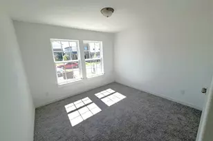 225 Seattle Slew Dr, Jarrell, TX 76537 - Photo 10