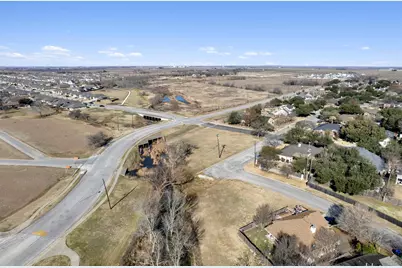 3949 Pinehurst Drive, Taylor, TX 76574 - Photo 16