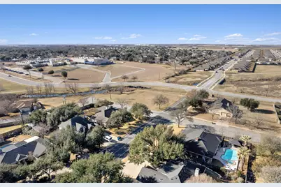 3949 Pinehurst Drive, Taylor, TX 76574 - Photo 6