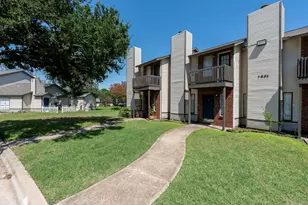 1841 River Crossing Cir, Austin, TX 78741 - Photo 2