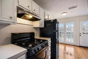609 Harthan St, Austin, TX 78703 - Photo 10