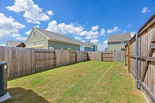207 Cherry Blossom Ln, Taylor, TX 76574 - Photo 38