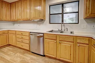 504 Leah Ln, Smithville, TX 78957 - Photo 12