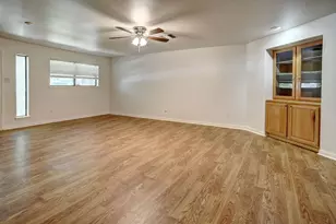 504 Leah Ln, Smithville, TX 78957 - Photo 6