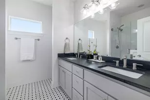 2705 Halcyon Dr, Austin, TX 78702 - Photo 10