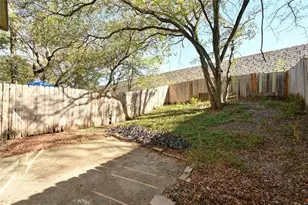 1217 Delano St, Austin, TX 78721 - Photo 24