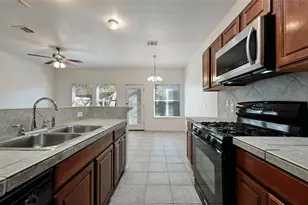 1217 Delano St, Austin, TX 78721 - Photo 14