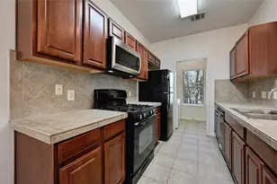 1217 Delano St, Austin, TX 78721 - Photo 12