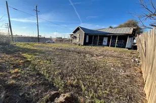 1404 N Olive St, San Antonio, TX 78208 - Photo 4